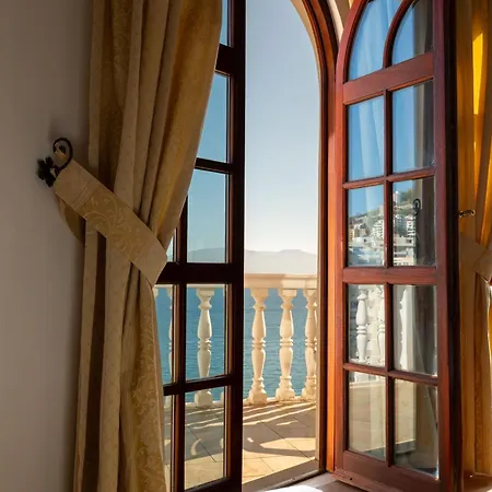 Monte Carlo - Rooftop Pool 4*