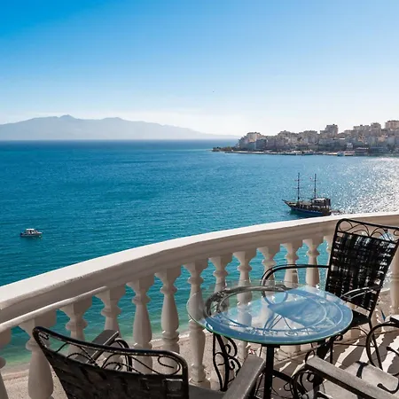 Monte Carlo - Rooftop Pool