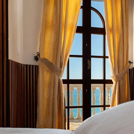 Monte Carlo - Rooftop Pool Hotel 4*